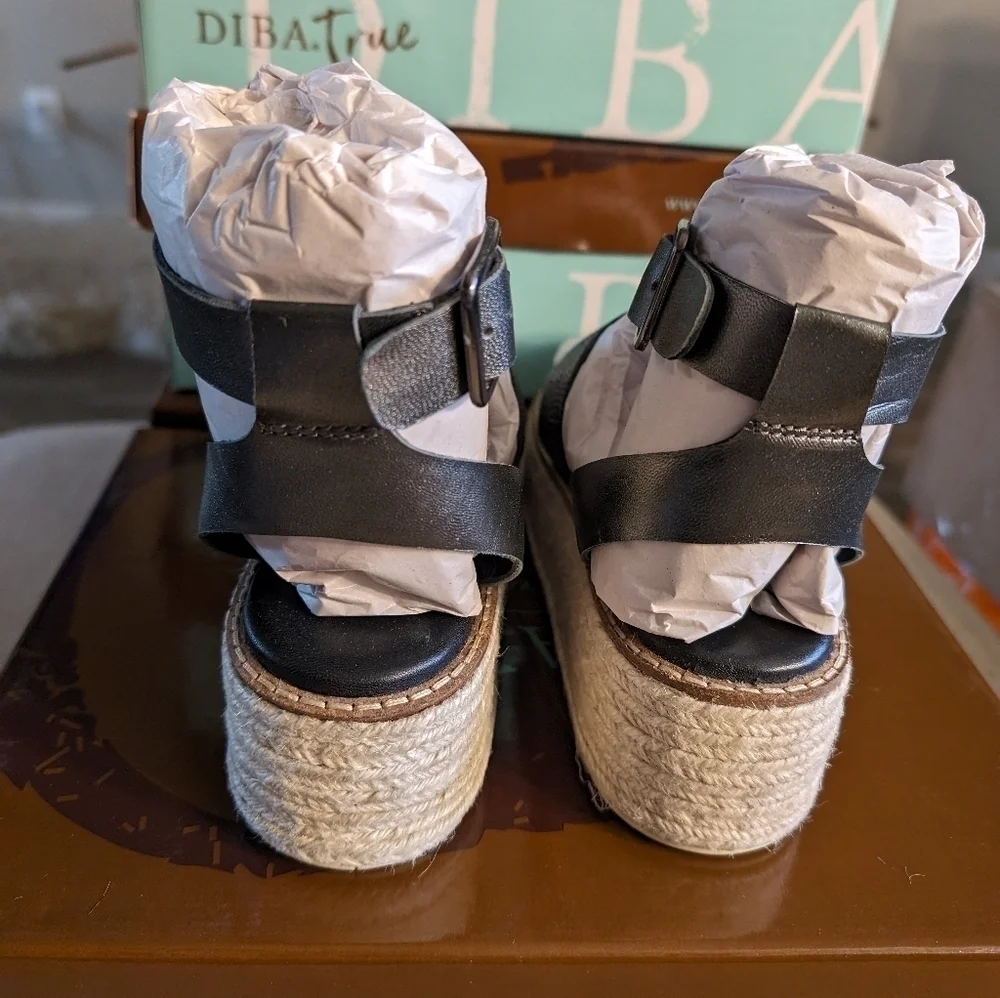 Diba‎ True platform Sandal new in box